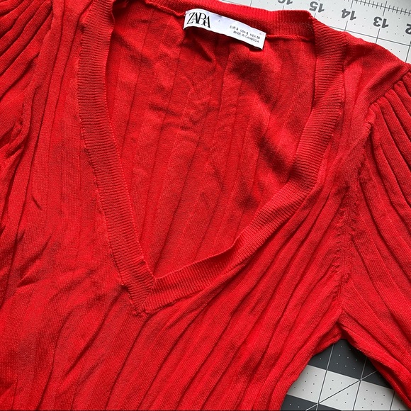 Beautiful poppy red viscose blend knit top from Zara - Picture 4 of 4